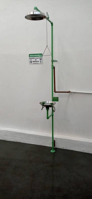 Manutenção chuveiro lava olhos